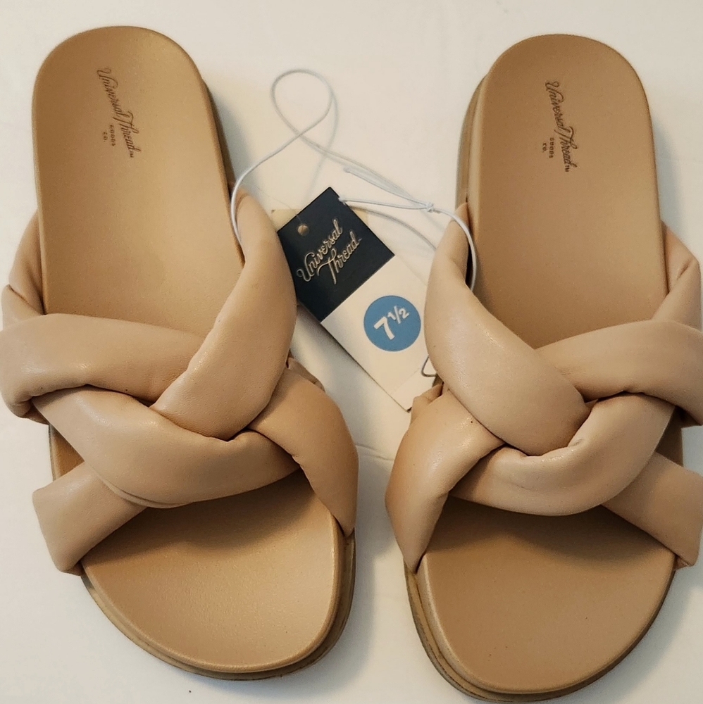 Universal Thread Tan Flip Flops - Picture 4 of 4